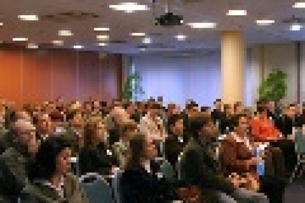 Relacja z konferencji "Warunki do prowadzenia biznesu &#8211; ważne dla małych i średnich przedsiębiorstw"