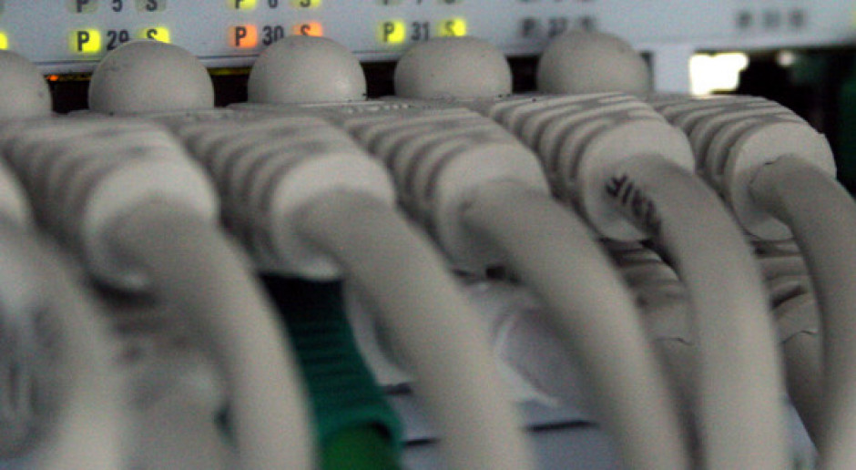Przeszkodą w rozwoju MPLS VPN często jest dostęp do sieci operatora 