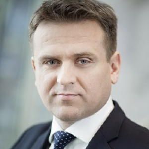 Dariusz Kucharski