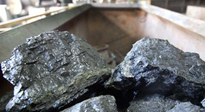 Polska kopalnia aneksuje umowy, by podnieść cenę węgla o 44 procent