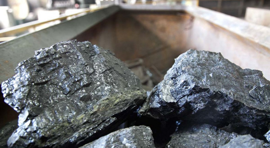 Polska kopalnia aneksuje umowy, by podnieść cenę węgla o 44 procent