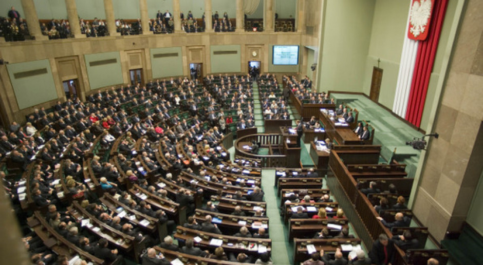 Sejm zdecydował o odstąpieniu od konkursów w AMW