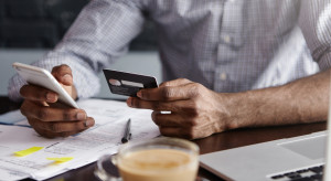 Polacy biorą coraz mniej kart kredytowych