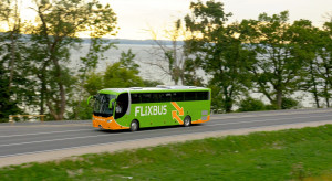 FlixBus o dwa kroki przed przewoźnikami kolejowymi. Wprowadza system rozrywki pokładowej
