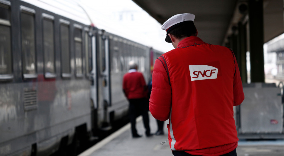 Francuski rząd wesprze państwowe koleje SNCF