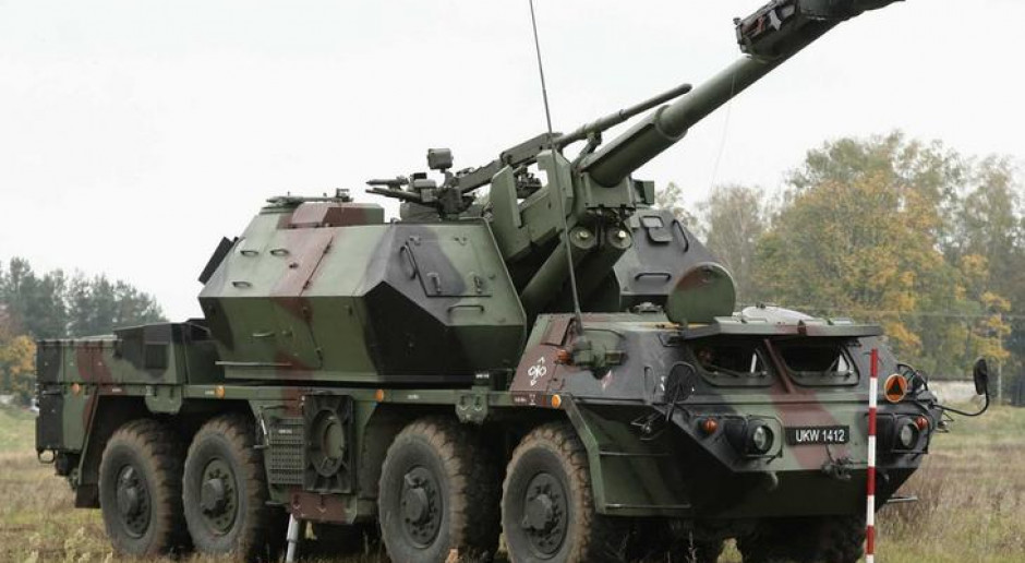 Francja: Media: Ukraina otrzyma armatohaubice typu TRF1