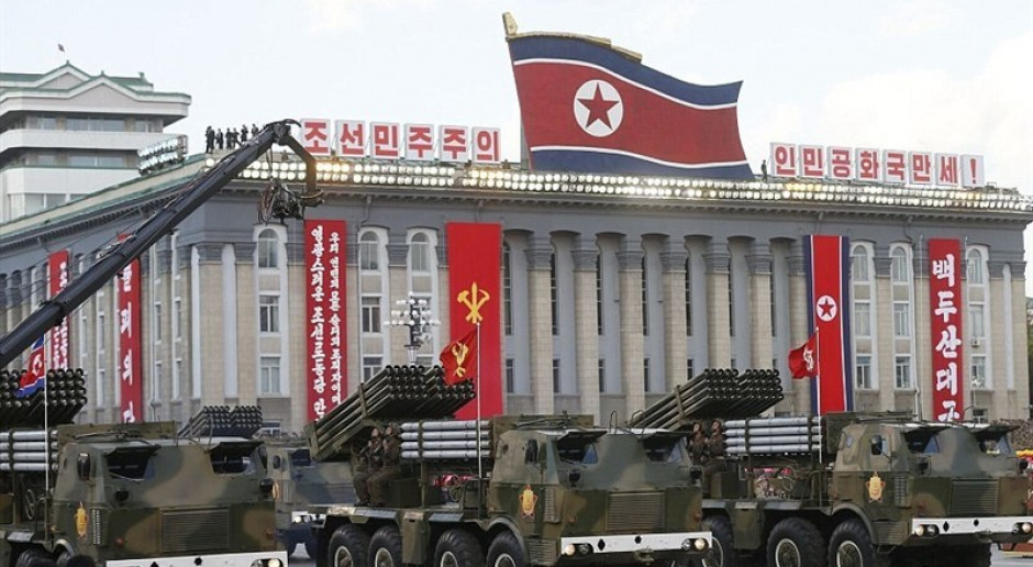 Korea Północna chwali się udanym testem "bardzo dużych" wyrzutni rakietowych