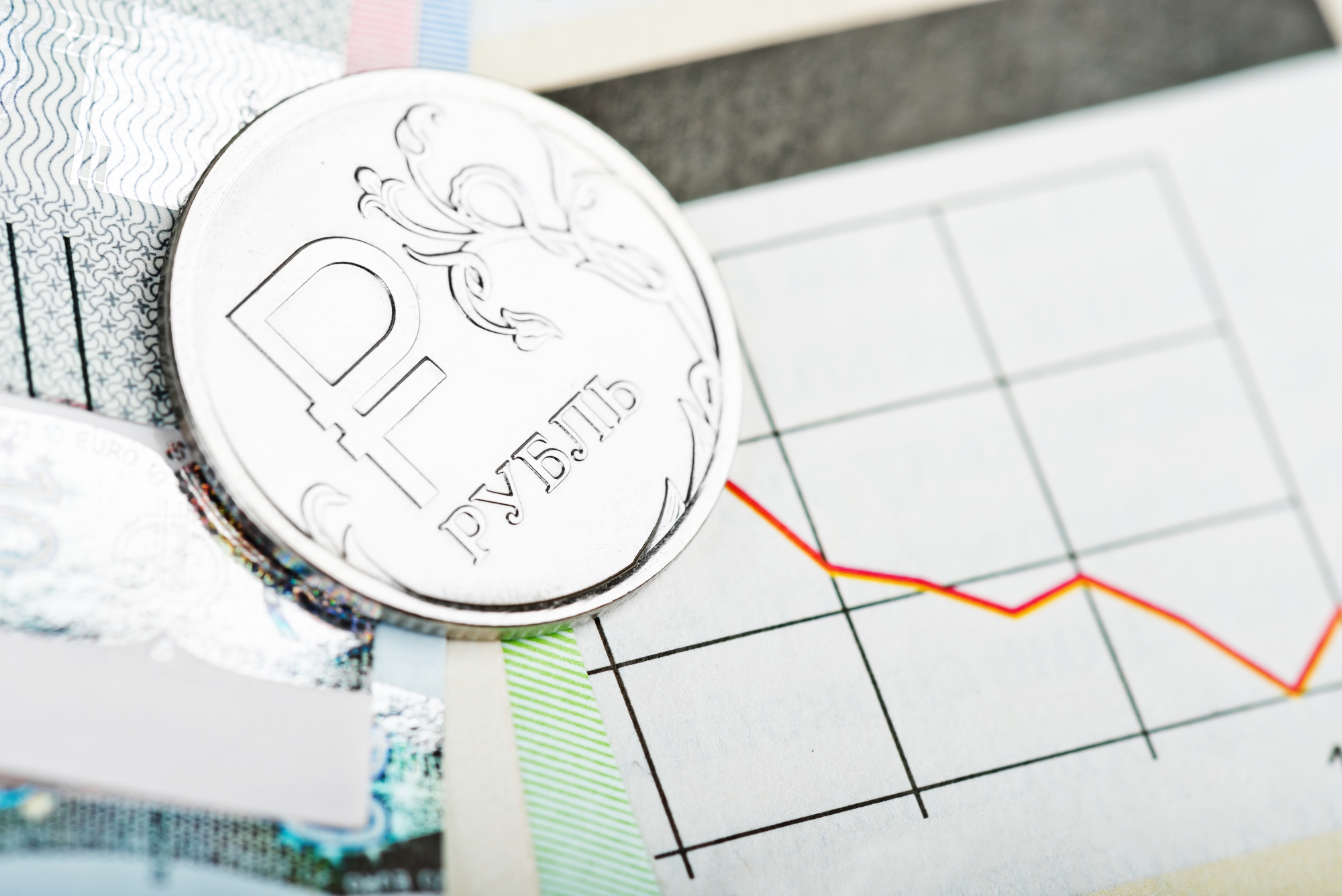 Rosyjskiej gospodarce mocno przeszkadza zapaść notowań rubla. (fot. Shutterstock)