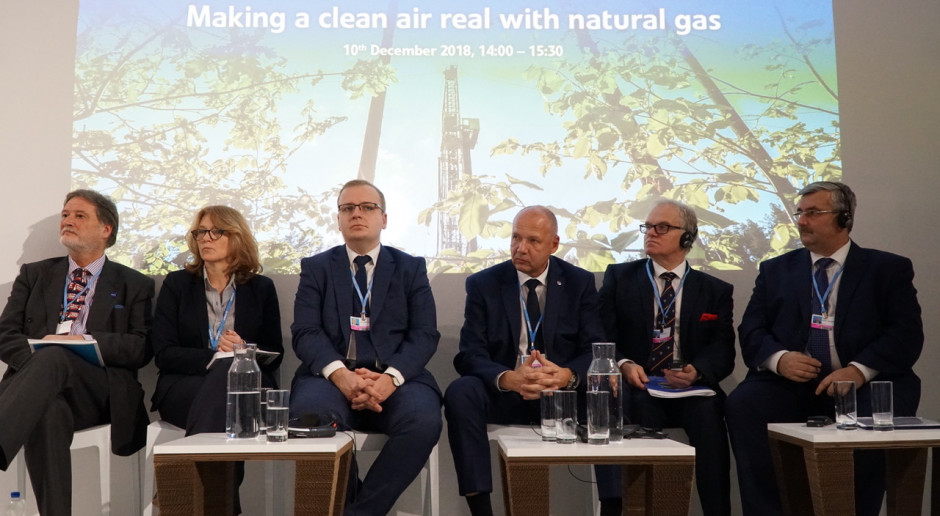 Uczestnicy panelu „Wykorzystanie gazu ziemnego w celu poprawy jakości powietrza”. Fot. PTWP (Andrzej Wawok)
