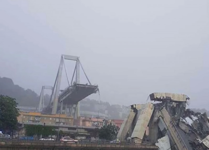 Most-wiadukt nad strumieniem Polcevera zawalił się 14 sierpnia tego roku Fot. Youtube