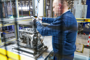 Zmiana napędów samochodów "pożre" wiele polskich firm