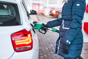Obniżki cen paliw przyspieszą na przełomie listopada i grudnia