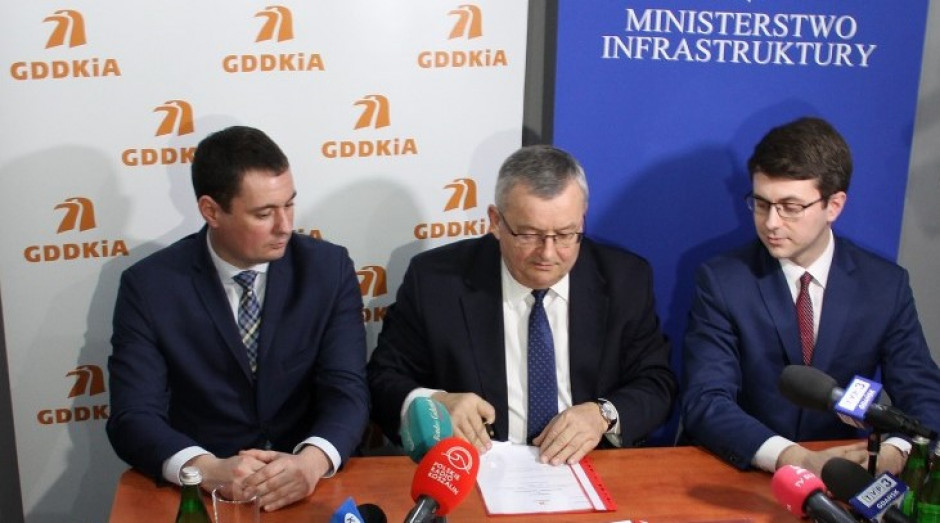 Minister Andrzej Adamczyk podczas przedstawiania planów na realizację S6 w formule PPP (fot. GDDKiA)