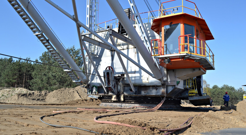 Kwb Bełchatów Przyjęcia Do Pracy KWB Bełchatów. Transport koparki kolosa do Pola Szczerców - energetyka