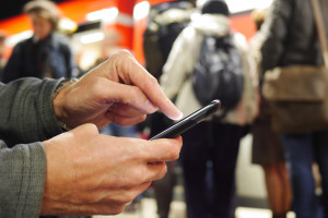 Aplikacje na smartfony dla podróżnych. Kolej nie chce popełnić błędu