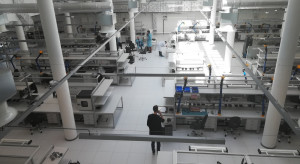 Producent detektorów podczerwieni w nowej hali produkcyjnej