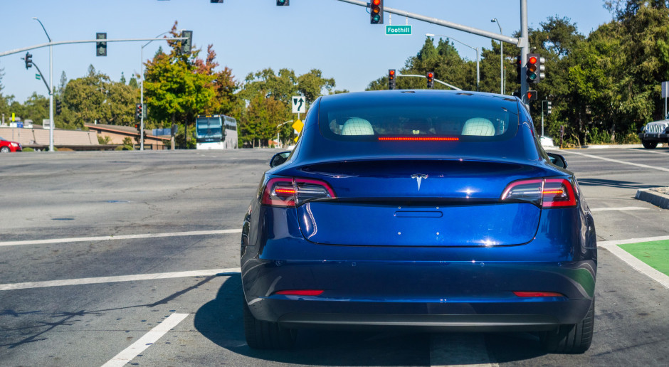 Tesla wstrzymuje produkcję Modelu 3