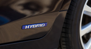 Mercedes i BMW chcą spełnić normy emisji CO2 dzięki hybrydom