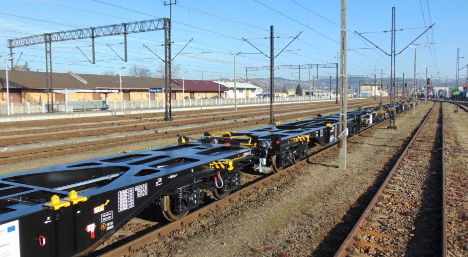 PKP Cargo ma pierwsze nowe platformy do obsługi przewozów intermodalnych