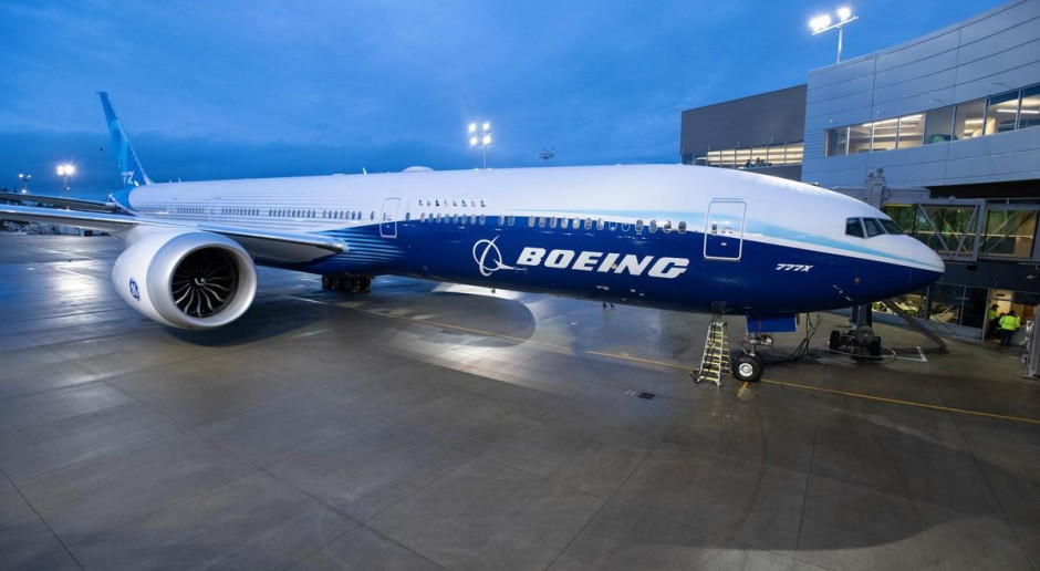 Linie Emirates ostrzegają Boeinga