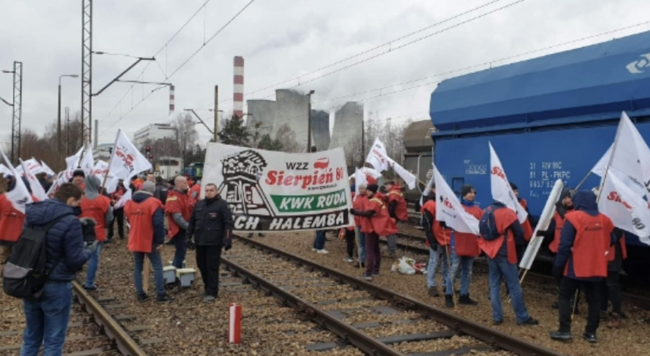 Górnicy blokują tory. „Przyspawamy pociągi, wysypiemy transporty”