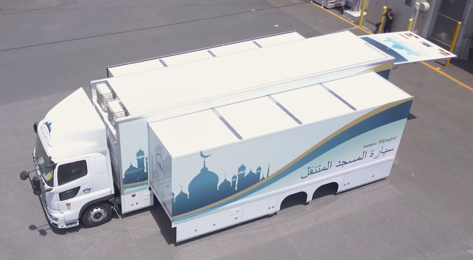 Japońska firma zmieniła ciężarówkę w mobilny meczet
