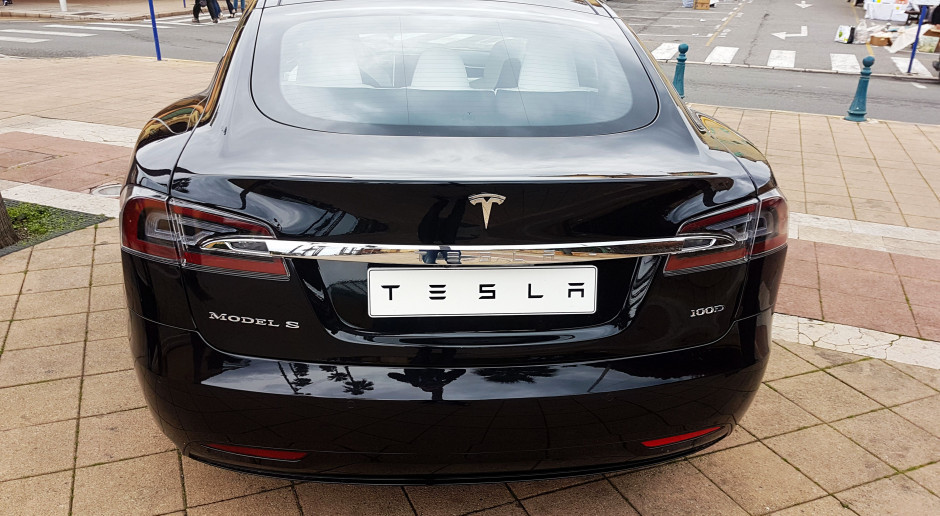 Tesla czeka na pozwolenie dot. budowy cięższej wersji Modelu 3 w Chinach