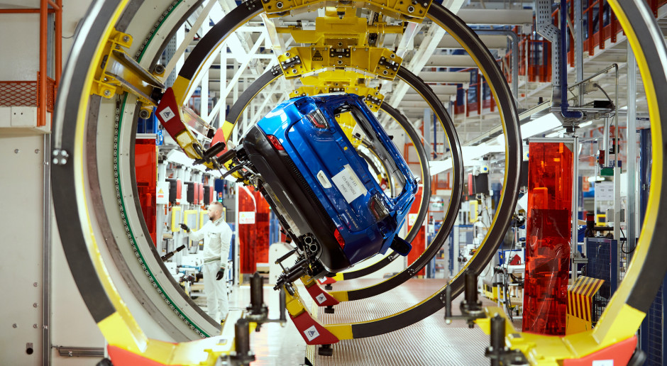 Fiat Chrysler zawiesi produkcję w Europie i USA, Ford w Afryce i w Azji