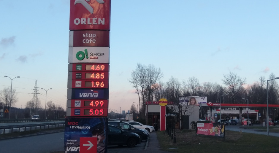 Polska ma najniższe ceny paliw w Europie. Do optymizmu kierowcom wciąż jednak brakuje powodów