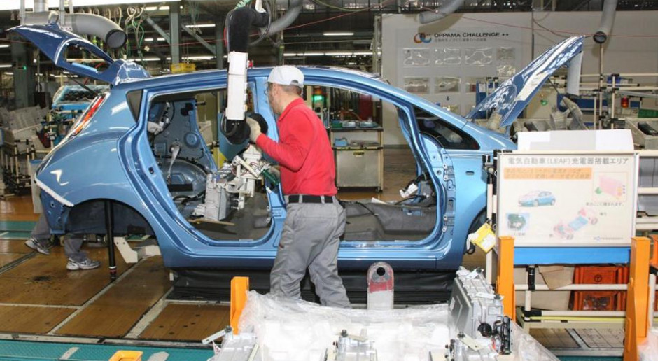 Nissan ogranicza produkcję w Japonii