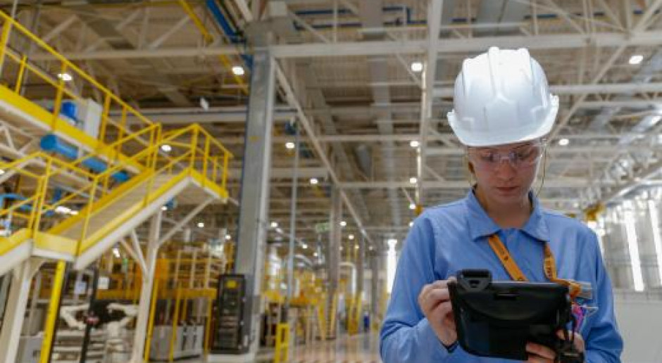 Renault wstrzymuje fabryki poza Europą