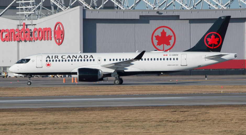 Air Canada zwolnią połowę z 40 tys. pracowników