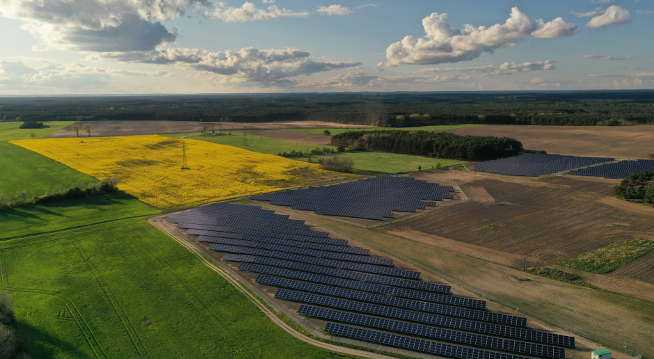 MDI Energia z umowami na budowę 12 elektrowni fotowoltaicznych