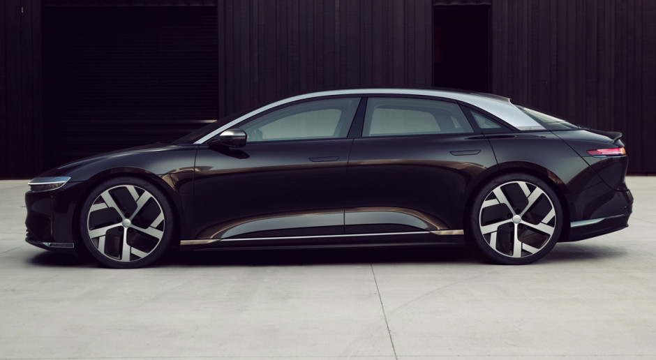 Twórca Tesli Model S zaprezentował własnego, konkurencyjnego sedana