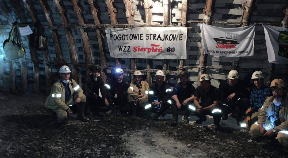 Związkowcy: pod ziemią protestuje ponad 400 górników