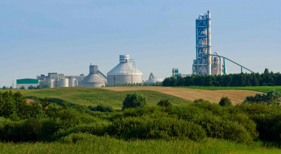 Białoruski cement zalewa nasze budowy. Łukaszenka kopie pod polskimi fabrykami