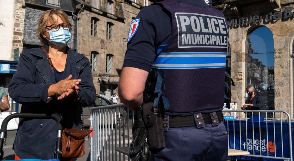 Francja rozważa lokalne lockdowny w walce z pandemią