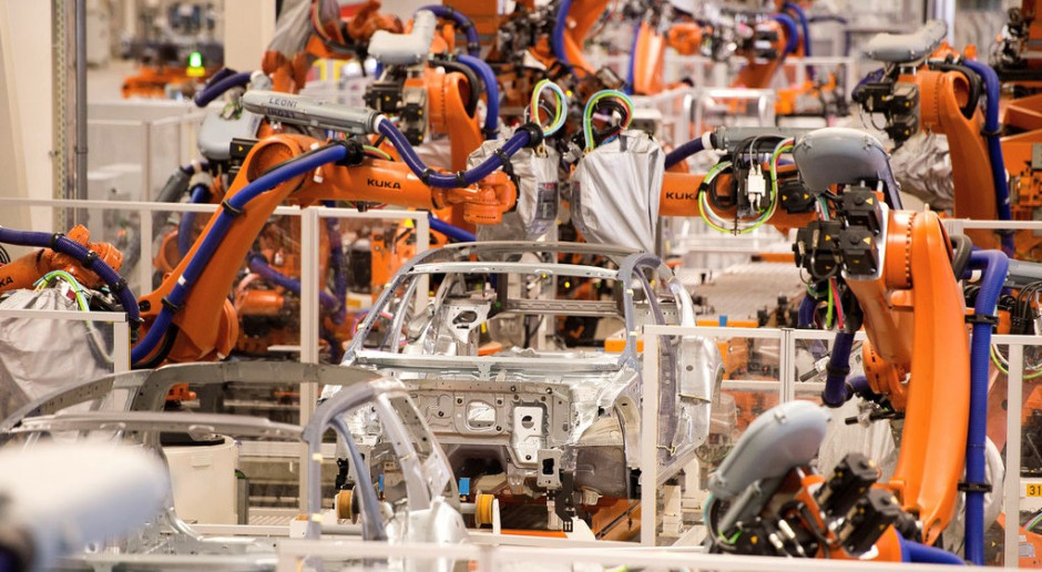 Volkswagen kupi ponad 2000 nowych robotów do produkcji aut elektrycznych