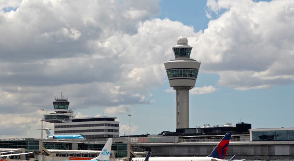 Linie Icelandair wysyłają na lotnisko w Amsterdamie pracowników, aby rozładowywali bagaż pasażerów