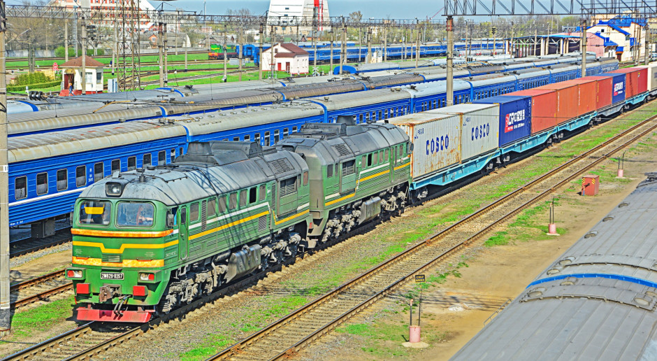 Problemy portów napędzają chińskie pociągi