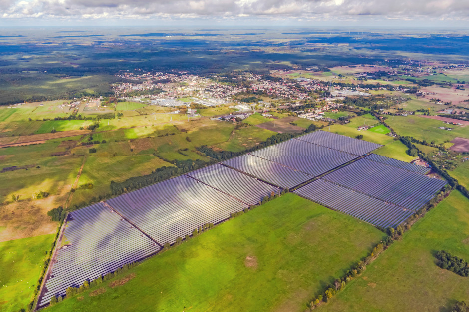 Ogromne kwoty na transformację energetyczną. Bankowiec: nie należy się tego obawiać