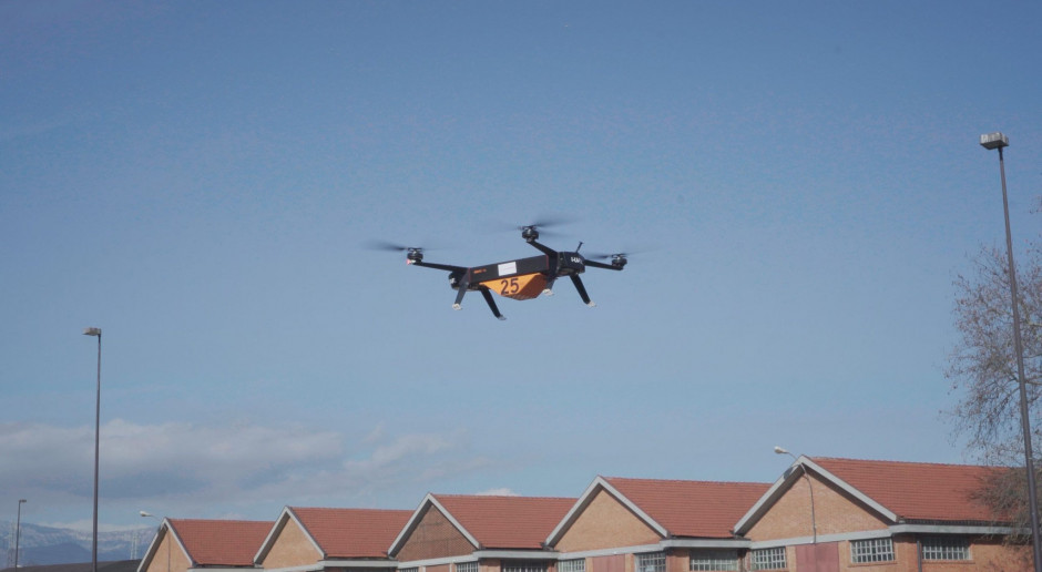 Leonardo testuje możliwości transportowe dronów w miastach
