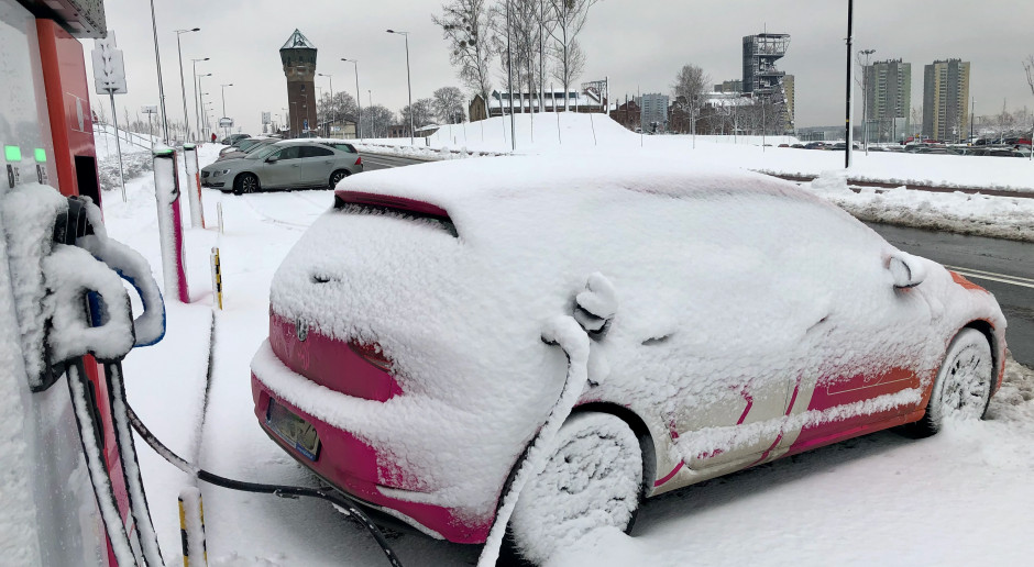 Elektryczne auta nie "padają" w zimie. Ale wymagają specjalnego traktowania