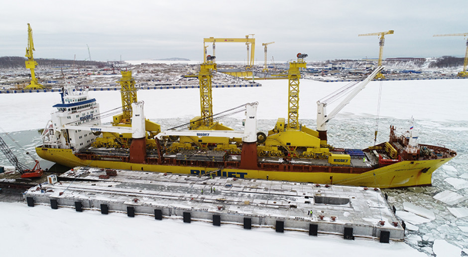 Rosyjski paliwowy gigant musi się dołożyć do budowy stoczni. I to sporo
