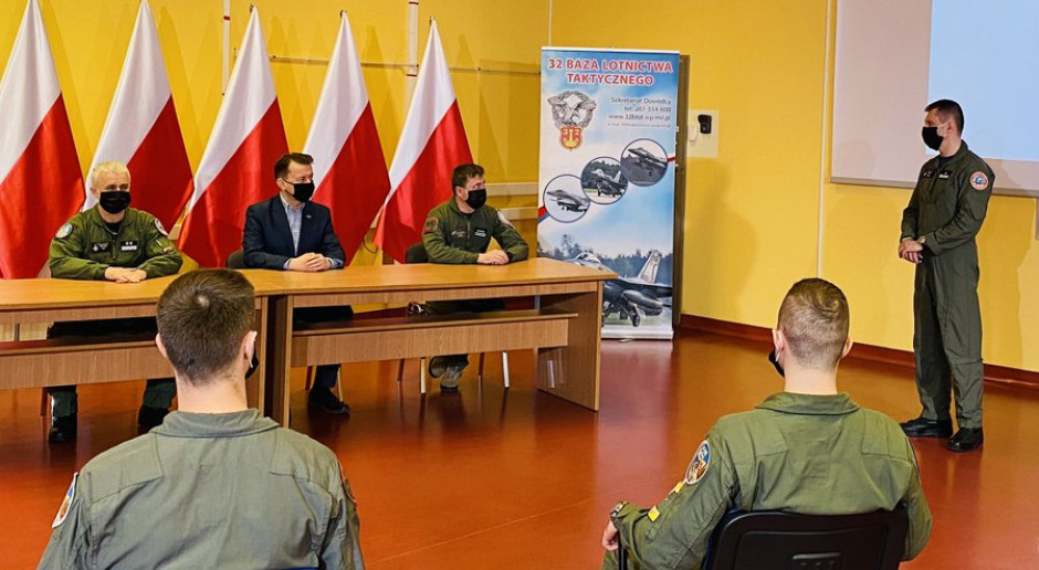 Przygotowanie bazy w Łasku do przyjęcia F-35 tematem spotkania szefa MON z pilotami
