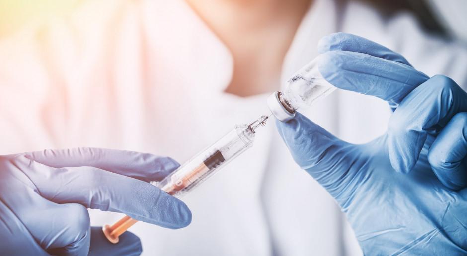 EMA: Możliwy związek szczepionki J&J z bardzo rzadkimi przypadkami nietypowych zakrzepów krwi