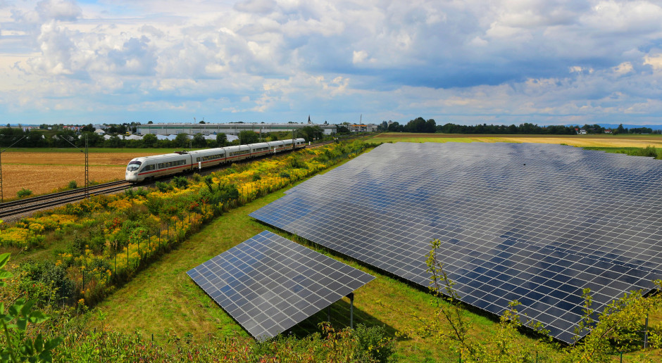 Pociągi w Polsce zasilane zieloną energią. Znamy szczegóły projektu