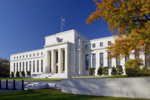 Po decyzji Fed dolar lekko spada