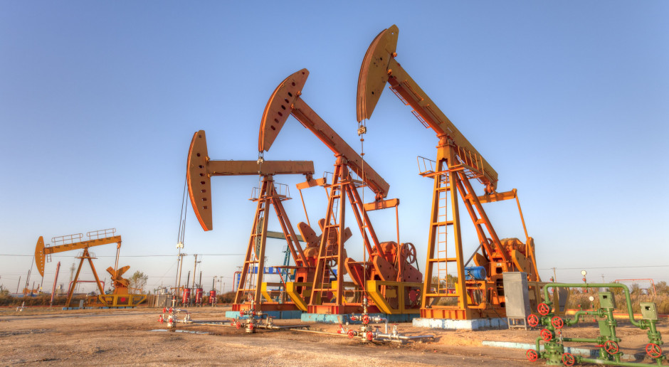 Kraje OPEC+ będą stopniowo znosić ograniczenia wydobycia ropy