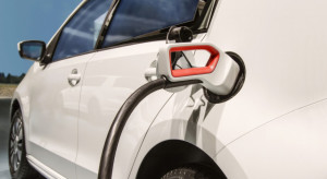 Sprzedaż samochodów elektrycznych w Polsce przyspieszyła, ale potrzebne są kolejne dopłaty